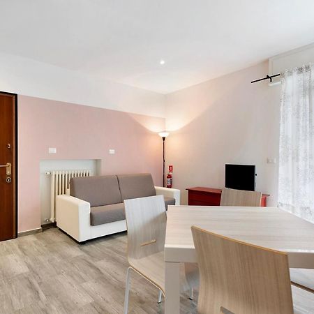 Sweet Home Apartments Peperoncino Arona Exterior photo