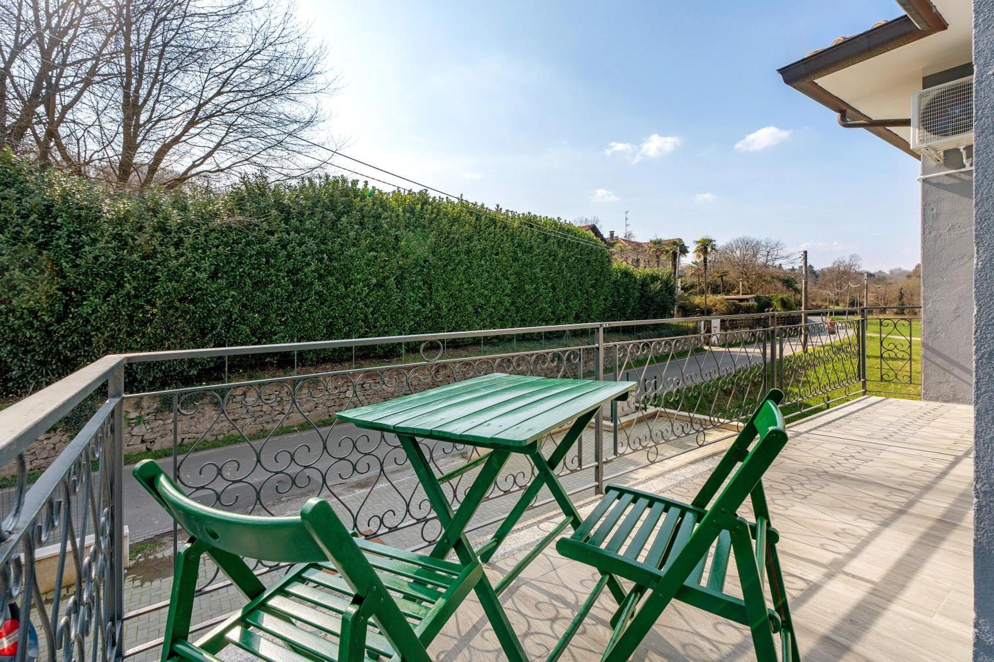 Sweet Home Apartments Peperoncino Arona Exterior photo